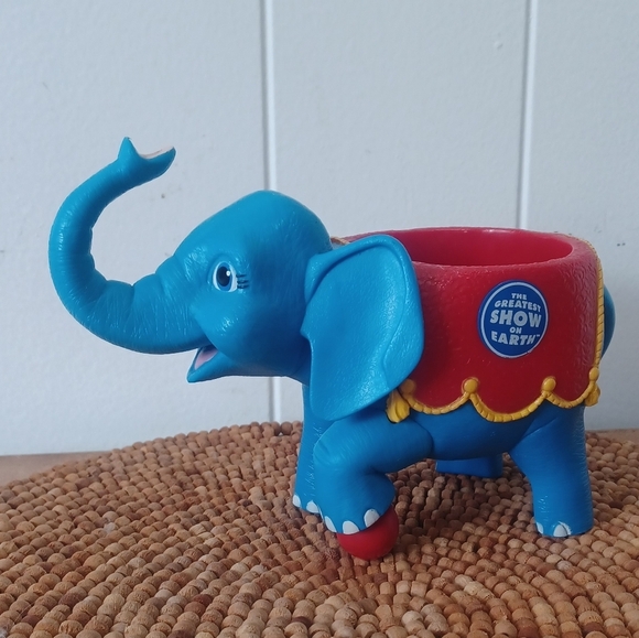 Ringling Circus Elephant Mug - 2001 - Picture 5 of 9